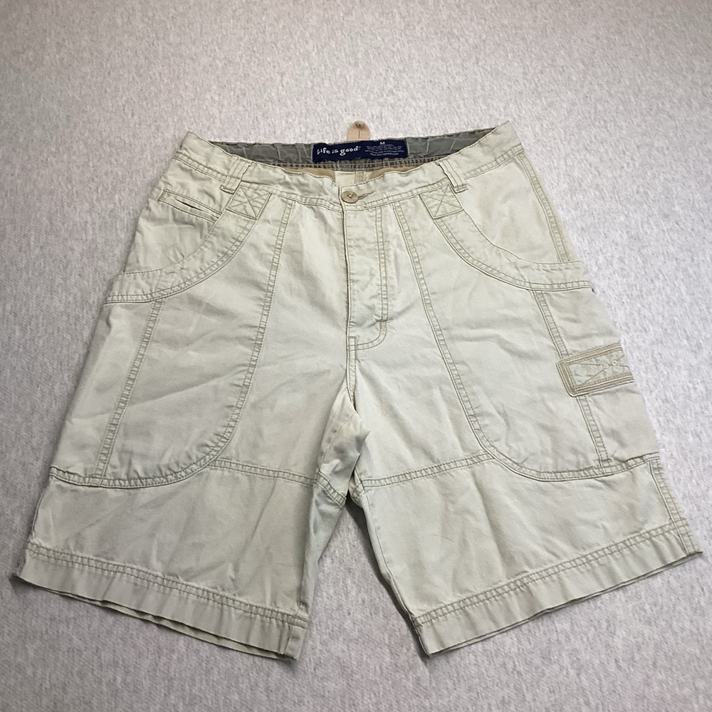 LIFE IS GOOD RN 19109 100%COTTON MEN’S BIG POCKET SHORTS SIZE:MEDIUM COLOR:BEIGE